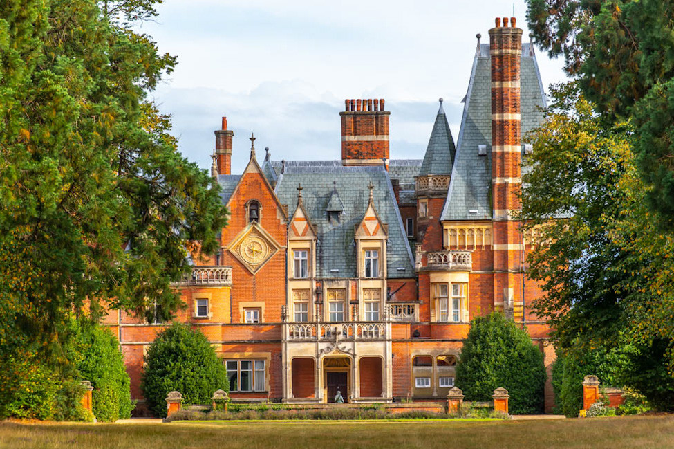 Minley Manor