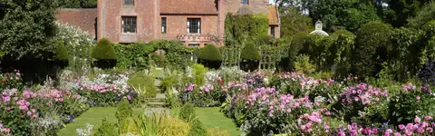 Chenies Manor House and Gardens wedding venue